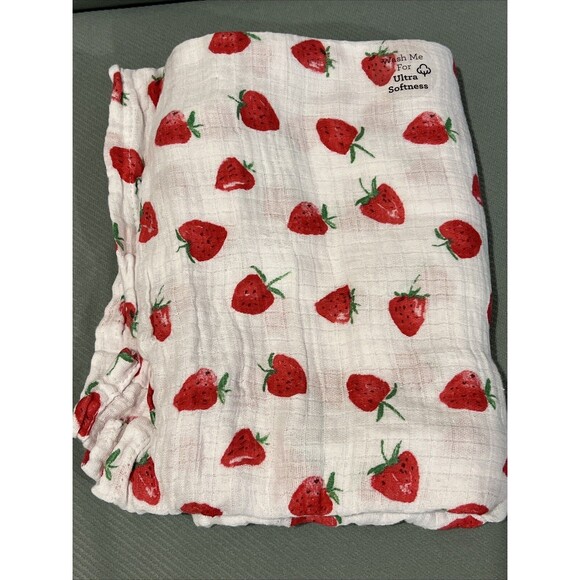 Modern Baby Pink Strawberry Blanket Muslin Swaddle Soft Security Lovey New - Picture 4 of 4